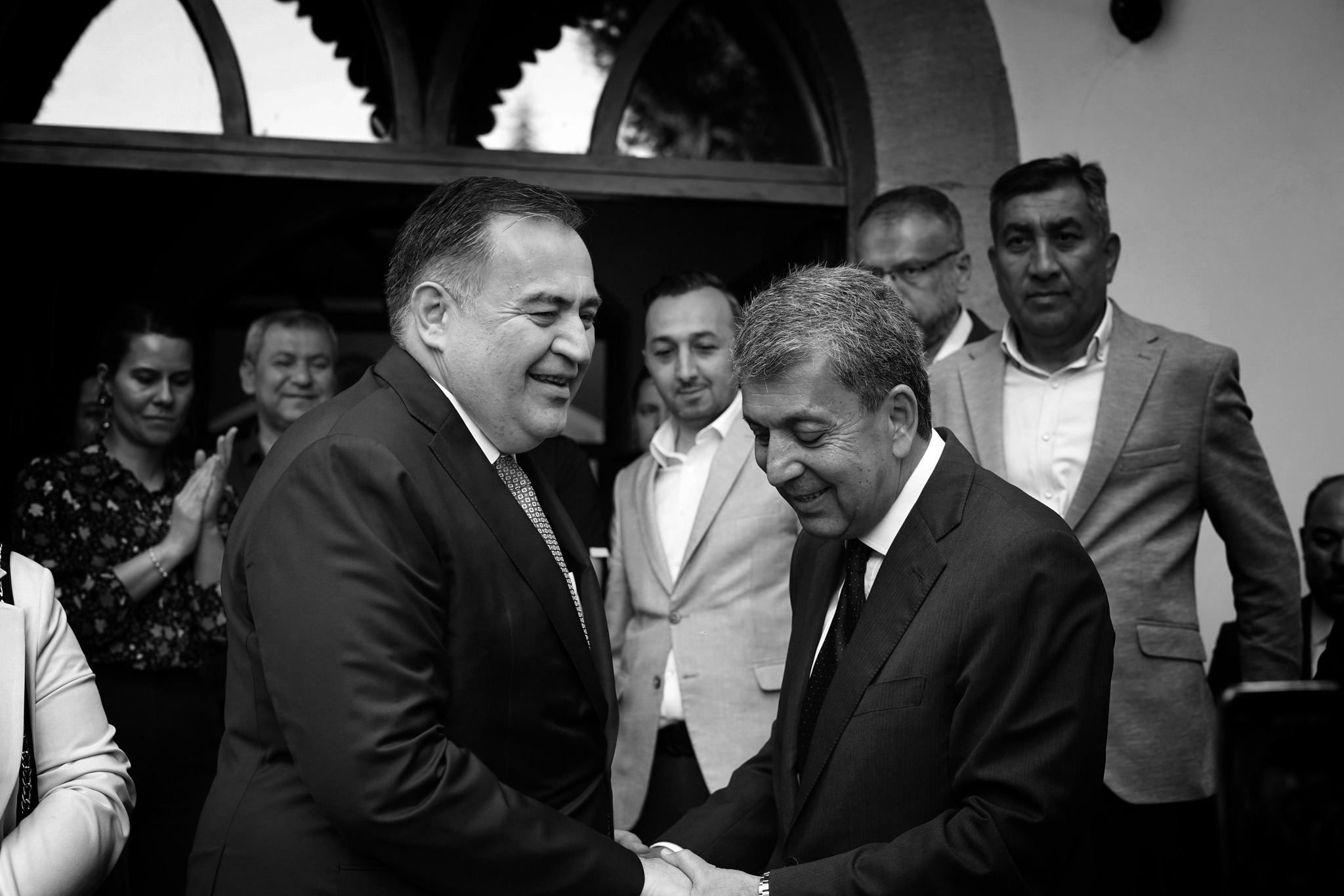 BELEDİYE BAŞKANI ERTUNÇ GÜNGÖR MAZBATASINI ALDI
