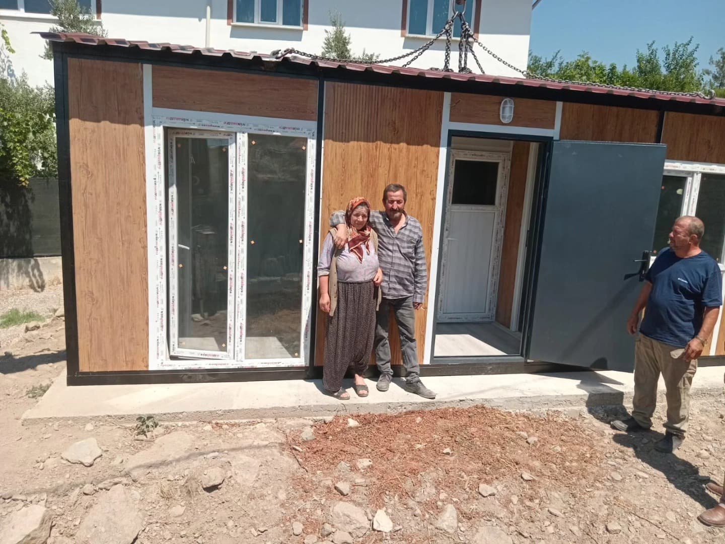 T.C. Nallıhan Belediye Başkanlığımız tarafından ilçemiz Tekirler Mahallesinde Nebati Taşdelen hemşerimize konteyner konut desteği sağlanmıştır.